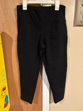 Black High-Waist Capri Leggings